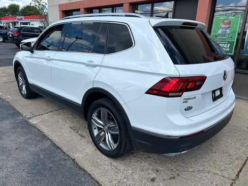 Used 2020 Volkswagen Tiguan SEL AWD/4WD image 3