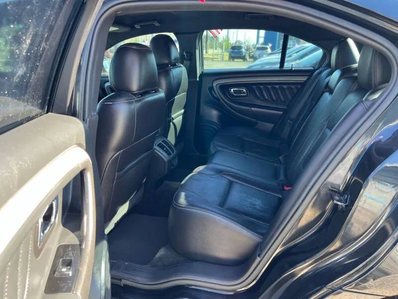 Used 2015 Ford Taurus SEL FWD image 11