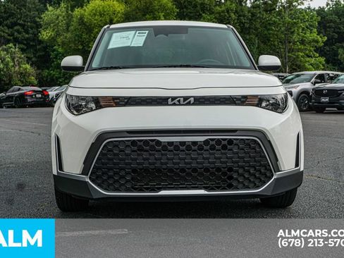 Used 2025 Kia Soul LX w/ LX Technology Package FWD image 9