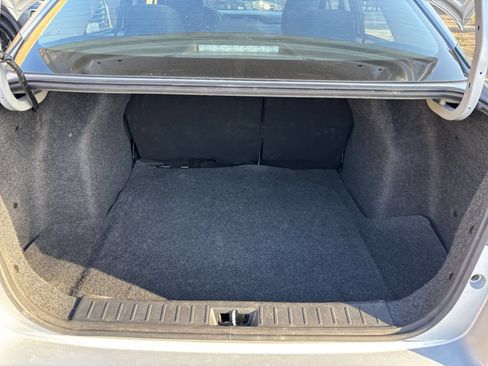 Used 2025 Nissan Versa SV FWD image 30