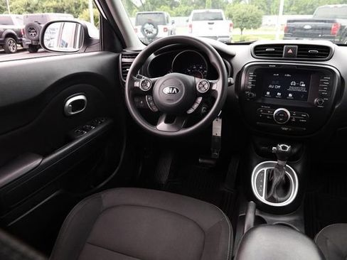 Used 2018 Kia Soul + FWD image 21
