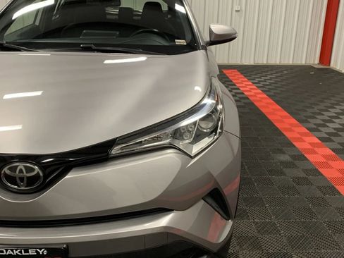 Used 2018 Toyota C-HR XLE image 9