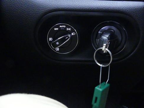 Used 2018 Porsche Macan image 17