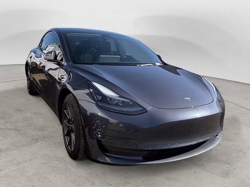 Used 2022 Tesla Model 3 Long Range AWD/4WD image 5