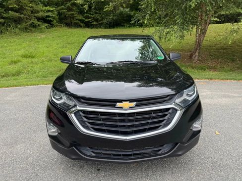 Used 2020 Chevrolet Equinox LS image 2