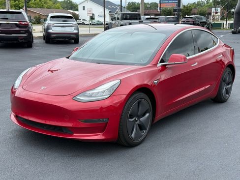 Used 2019 Tesla Model 3 Standard Range Plus image 4