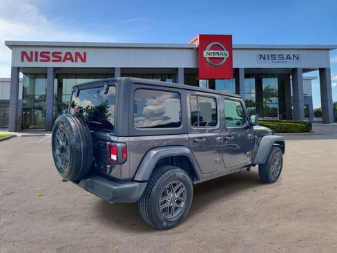 Used 2024 Jeep Wrangler Unlimited Sport AWD/4WD image 2