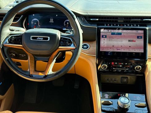 Used 2021 Jeep Grand Cherokee L Summit image 9