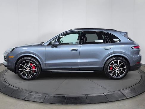 New 2026 Porsche Cayenne S image 2