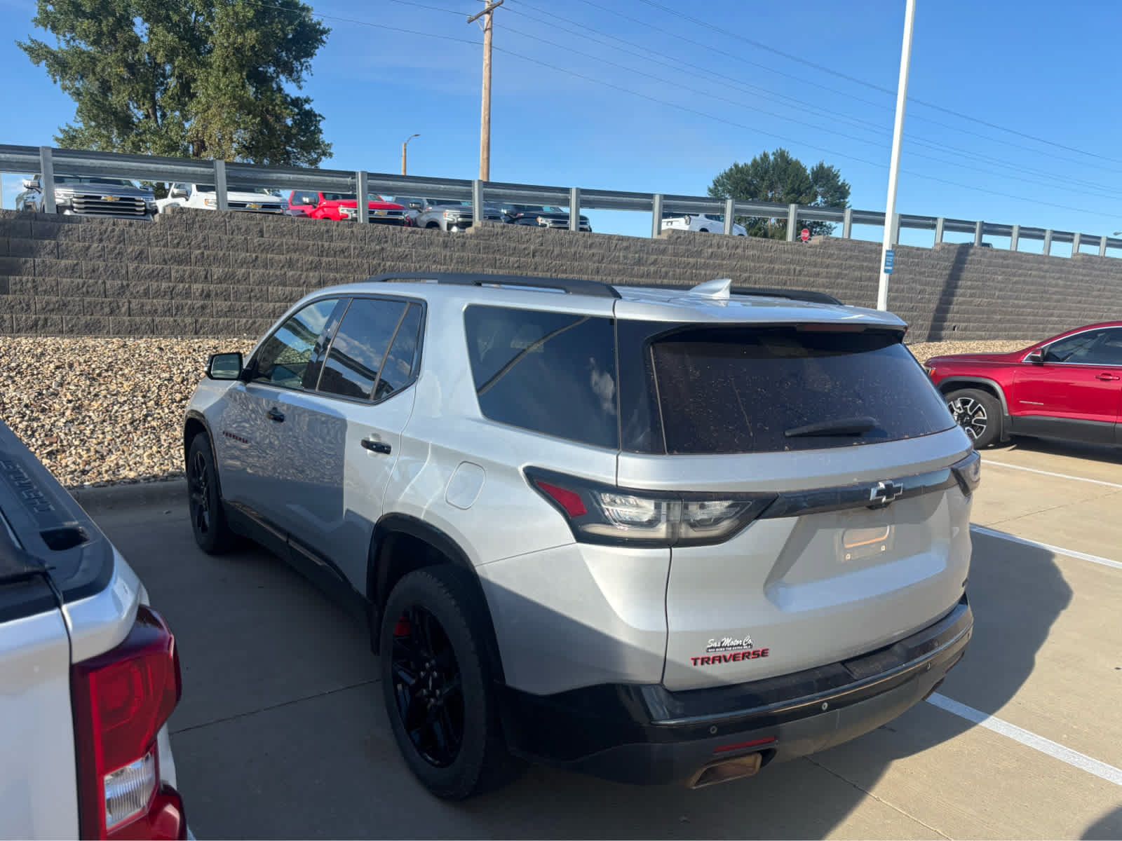 Used 2019 Chevrolet Traverse Premier w/ Redline Edition AWD/4WD image 1