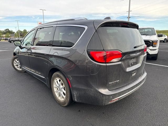 Used 2020 Chrysler Pacifica Touring-L FWD image 3