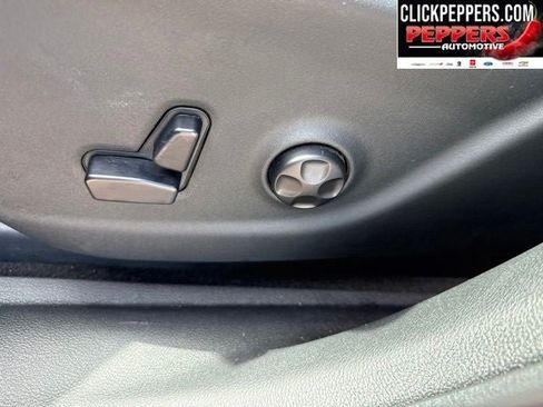 Used 2020 Jeep Cherokee Latitude Plus FWD image 29