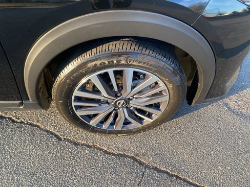 Used 2024 Nissan Kicks SV image 9