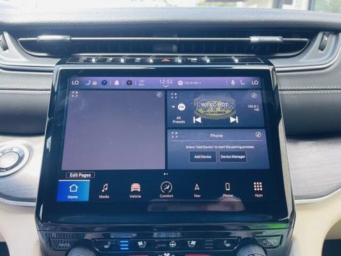 Used 2023 Jeep Grand Cherokee Limited w/ Luxury Tech Group II AWD/4WD image 25