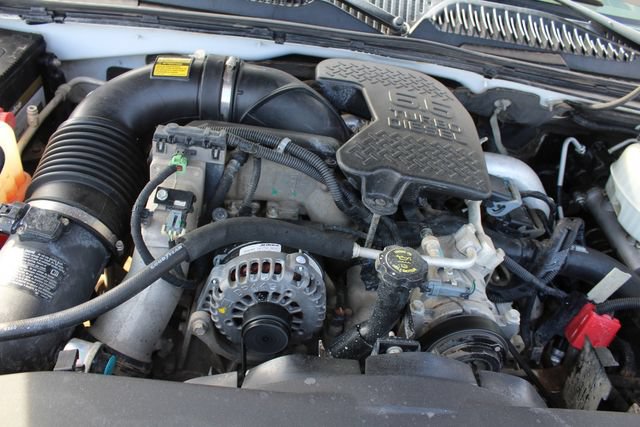 Used 2006 Chevrolet Silverado 2500 W/T w/ Heavy-Duty Power Package AWD/4WD image 30
