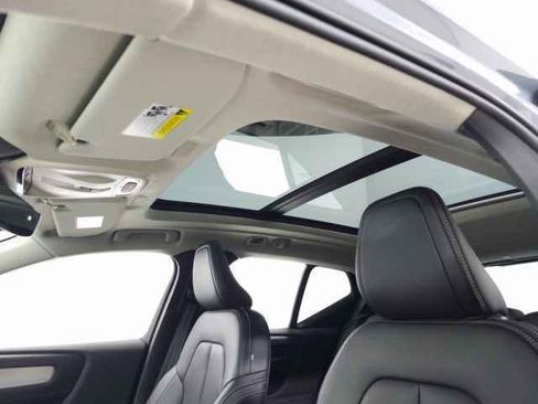 Used 2020 Volvo XC40 T5 Momentum w/ Protection Package Premier image 20