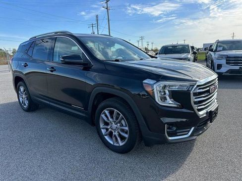 Used 2023 GMC Terrain SLT AWD/4WD image 9