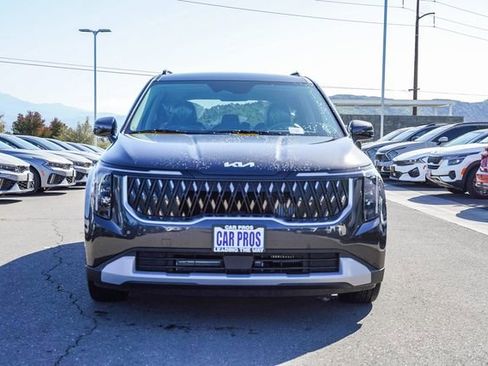 New 2026 Kia Carnival EX FWD image 3