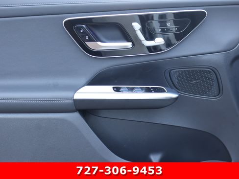 Used 2025 Mercedes-Benz GLC 300 4MATIC image 14