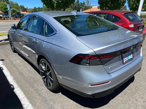 Used 2023 Honda Accord Touring image 6