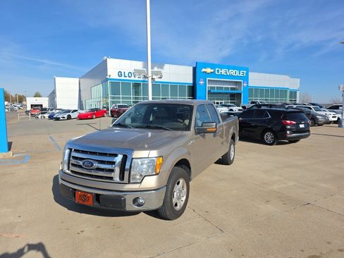 Used 2011 Ford F150 XLT w/ XLT Convenience Pkg image 2