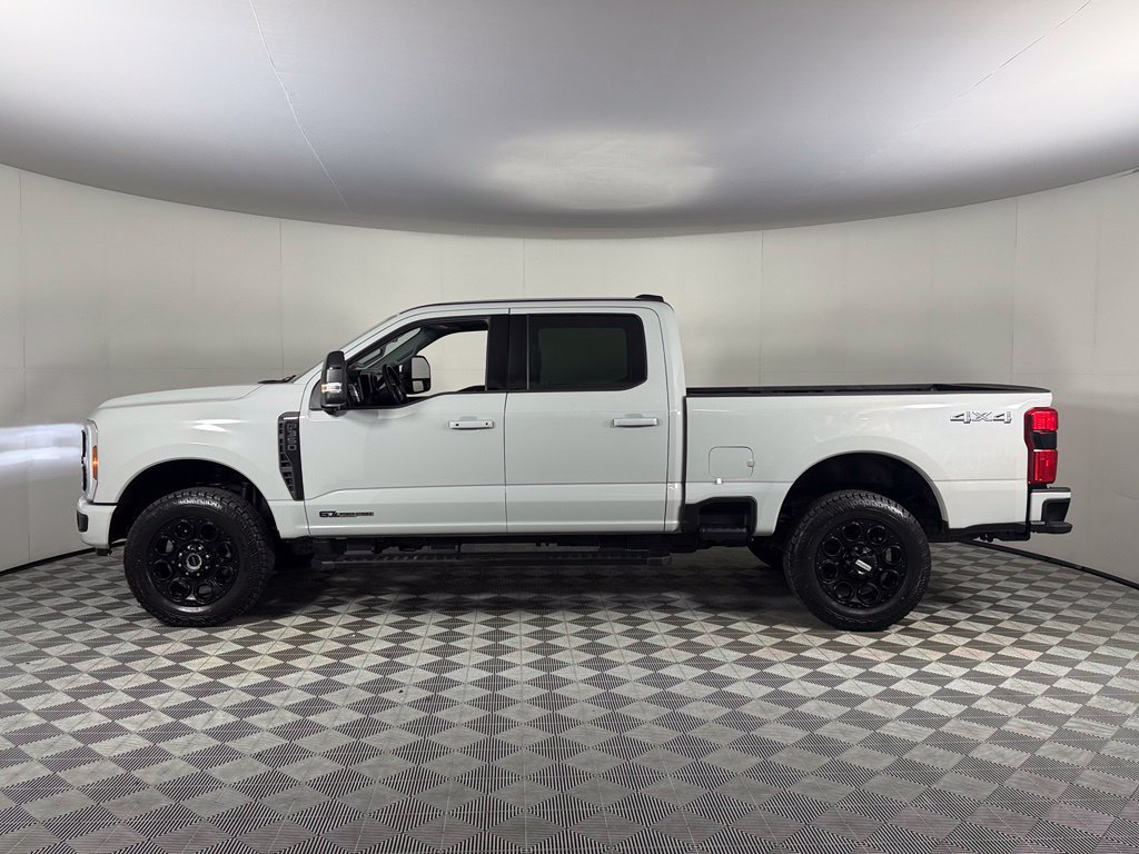Used 2025 Ford F350 Lariat w/ Black Appearance Package AWD/4WD image 9