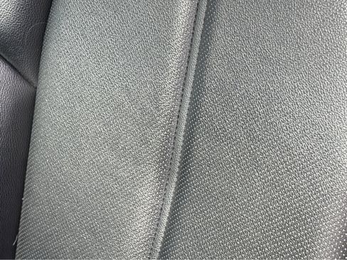 Used 2021 Genesis G70 2.0T image 6