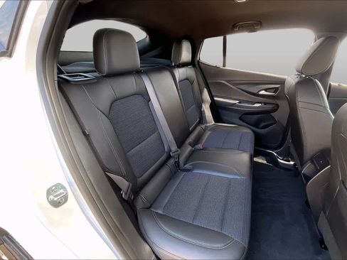 Used 2025 Buick Envista Preferred w/ Convenience I Package FWD image 19