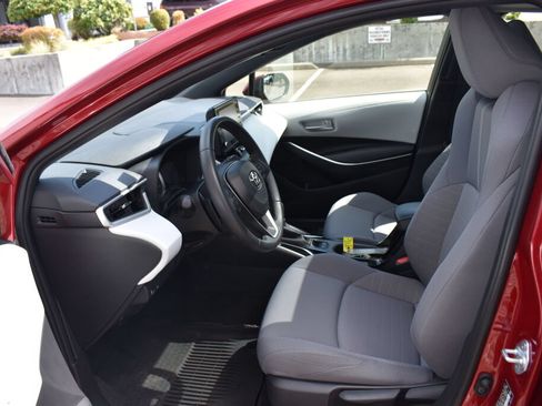 Used 2022 Toyota Corolla SE w/ SE Premium Package FWD image 18