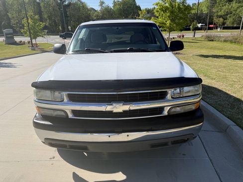 Used 2004 Chevrolet Tahoe LS w/ Cargo Package RWD image 3