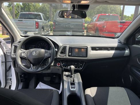 Used 2022 Honda HR-V EX image 31