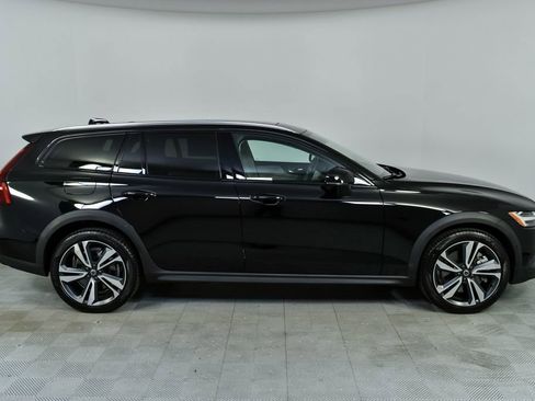 Certified 2024 Volvo V60 B5 Cross Country Plus image 29