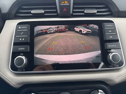 Used 2020 Nissan Versa SV image 18