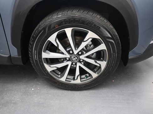 Used 2023 Toyota Corolla Cross XLE image 23