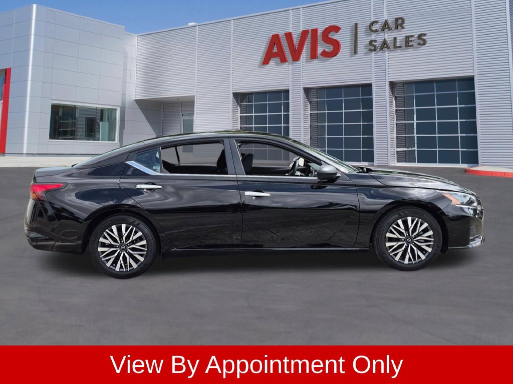 Used 2025 Nissan Altima 2.5 SV FWD image 5