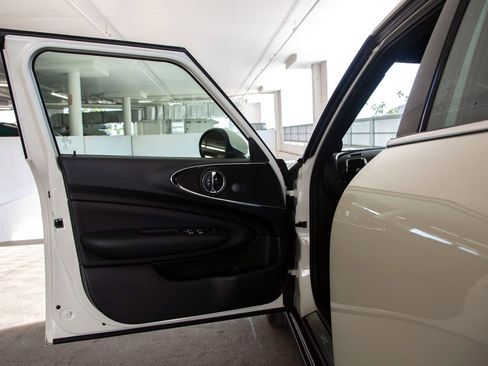 Used 2017 MINI Cooper Clubman image 10