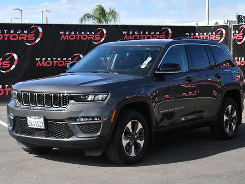 Used 2022 Jeep Grand Cherokee Limited 4xe w/ MOPAR Finishing Package AWD/4WD image 3