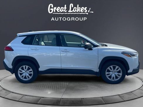 Used 2025 Toyota Corolla Cross L AWD/4WD image 6