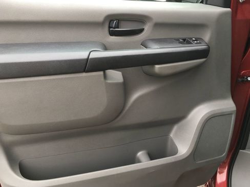 Used 2018 Nissan NV 3500 SL RWD image 18