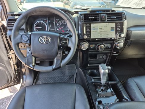 Used 2022 Toyota 4Runner TRD Off-Road Premium w/ Moonroof Package AWD/4WD image 18