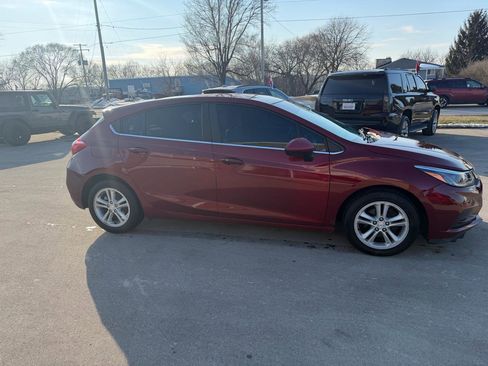 Used 2017 Chevrolet Cruze LT w/ Convenience Package image 9
