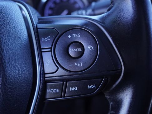 Used 2019 Toyota Camry SE FWD image 17