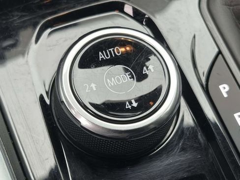 Used 2023 Chevrolet Colorado Z71 w/ Z71 Convenience Package 2 image 33