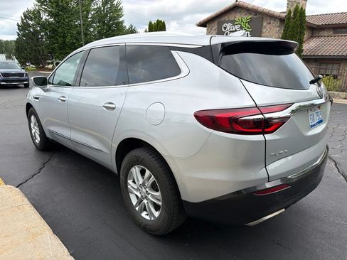 Used 2018 Buick Enclave Essence AWD/4WD image 5