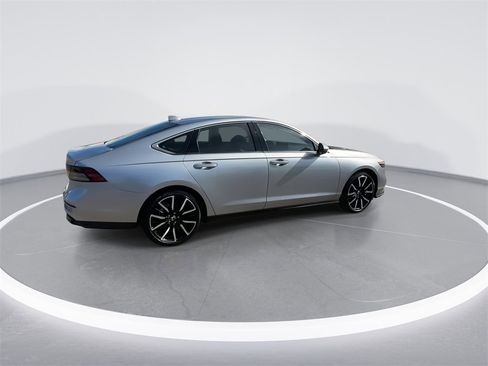 Used 2024 Honda Accord Touring image 15