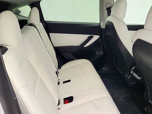 Used 2021 Tesla Model Y Long Range AWD/4WD image 28