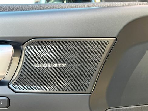 New 2026 Volvo XC40 B5 Ultra w/ Climate Package image 24