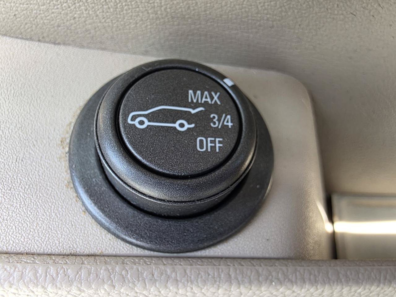 Used 2011 Cadillac SRX Luxury FWD image 11