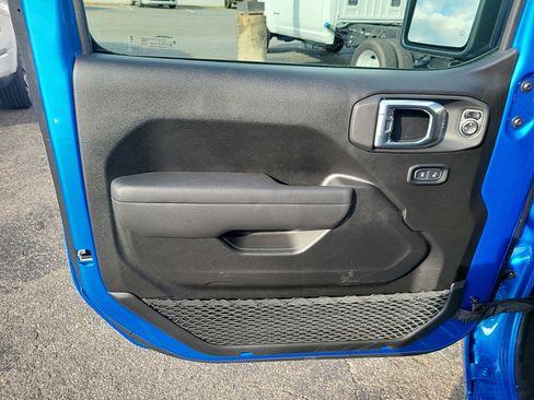 New 2025 Jeep Gladiator Sport image 20