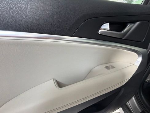 Used 2025 Genesis G70 2.5T RWD image 27